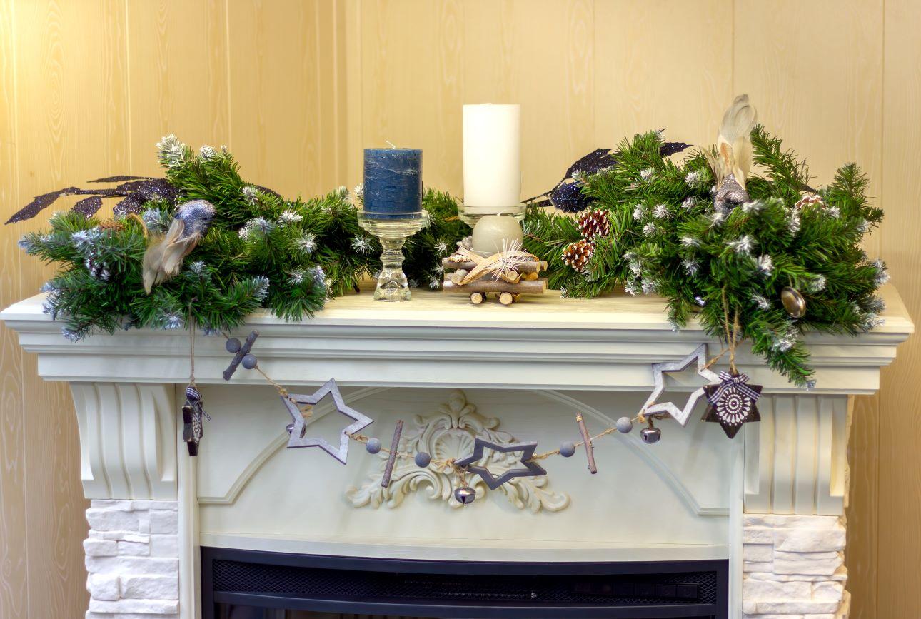 Γιρλάντα με στολίδια/ Φωτογραφία: Shutterstock