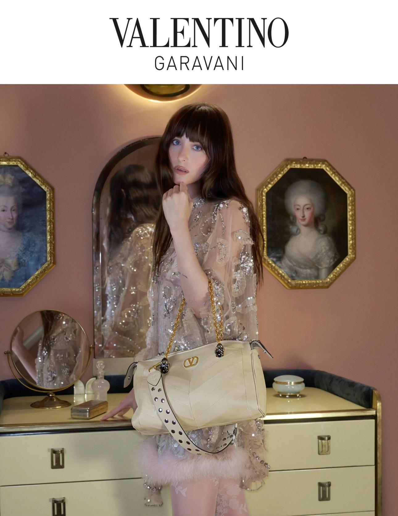 Ντακότα Τζόνσον/ Courtesy of Valentino