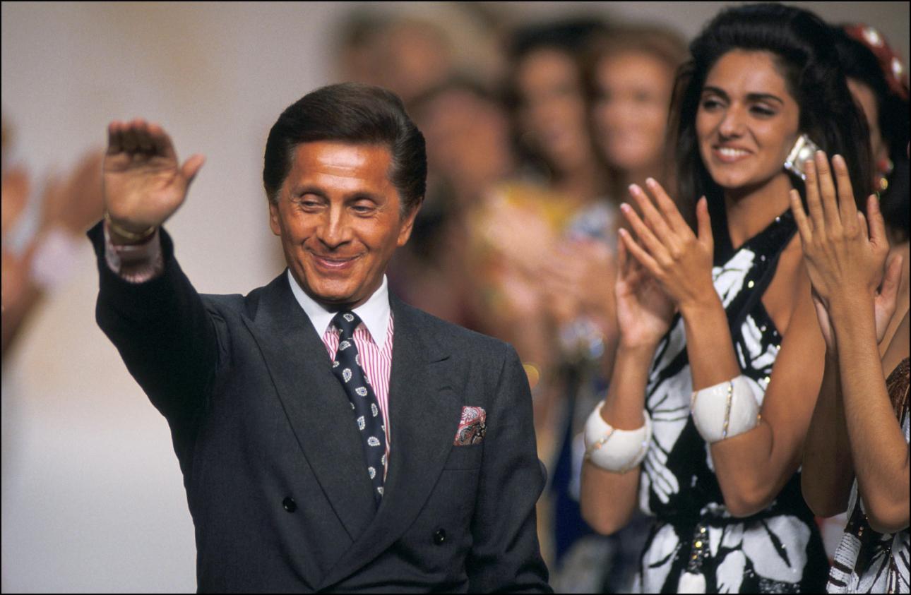  ﻿Η Βίκυ Κουλιανού στην πασαρέλα του Valentino, Παρίσι, αρχές της δεκαετίας του ’90. 