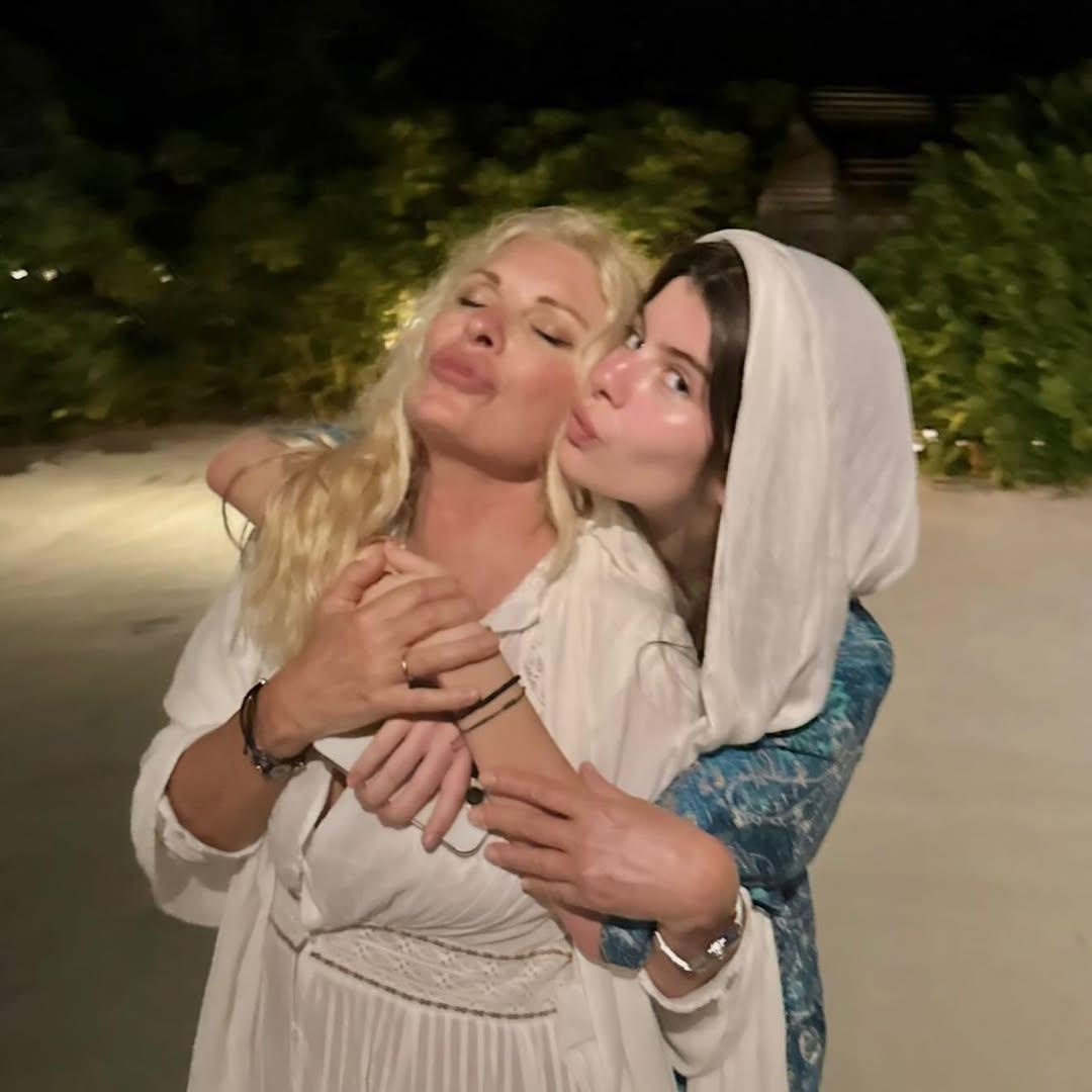 Ελένη Μενεγάκη, Βαλέρια Λάτσιου/ @elenimenegaki