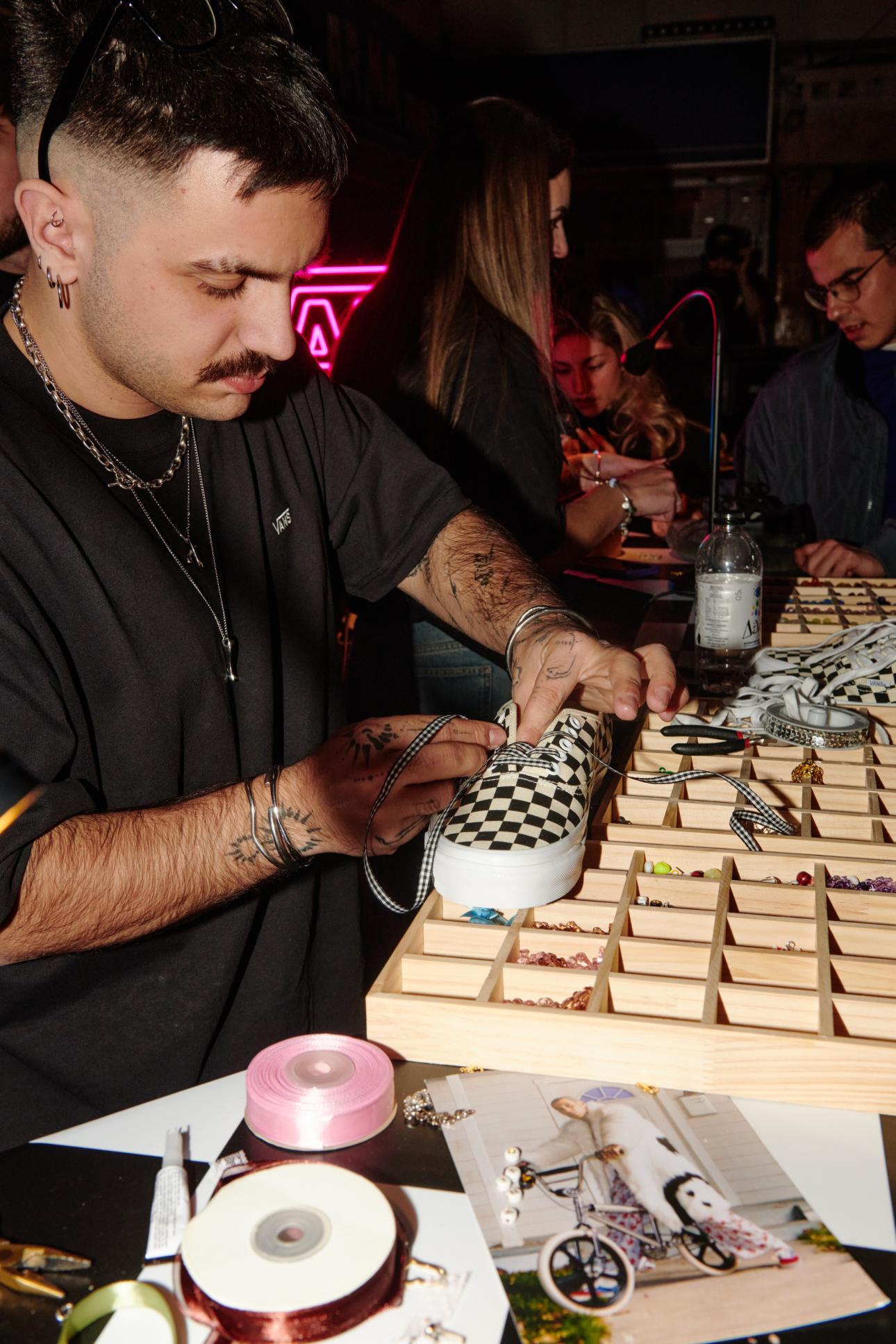 Athens is «Off the Wall»