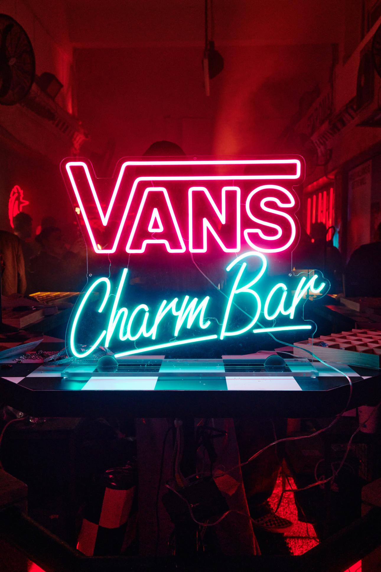 Athens is «Off the Wall»