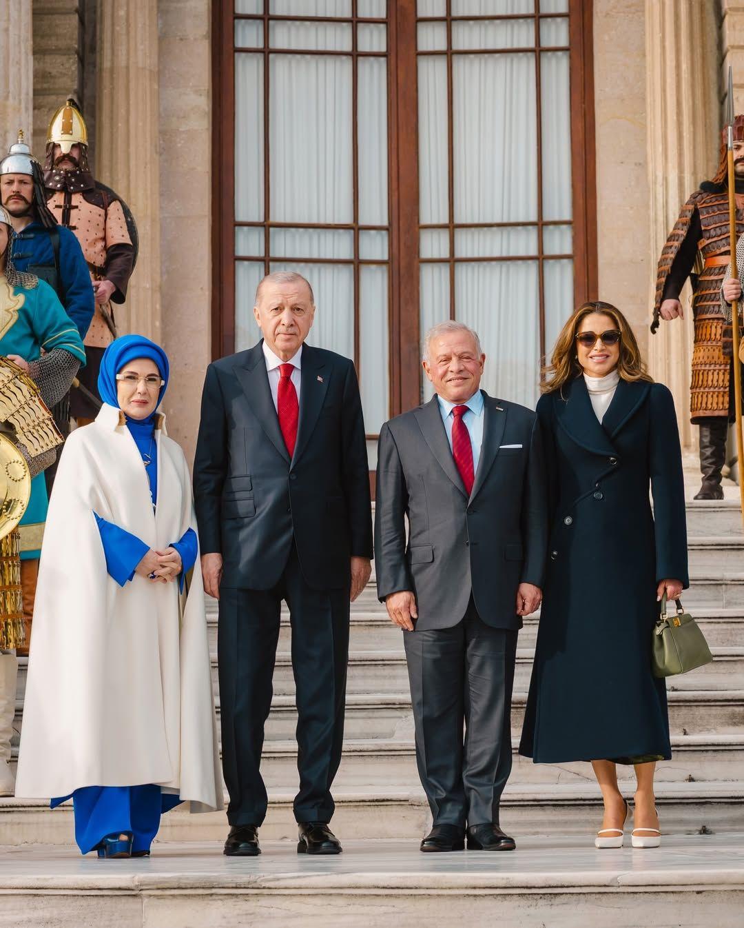 Η βασίλισσα Ράνια με τον σύζυγό της, βασιλιά Αμπντάλα, τον Τούρκο πρόεδρο Ρετζέπ Ταγίπ Ερντογάν και την σύζυγό του, Αμινά Ερντογάν/ Φωτογραφία: Instagram/ @queenrania   