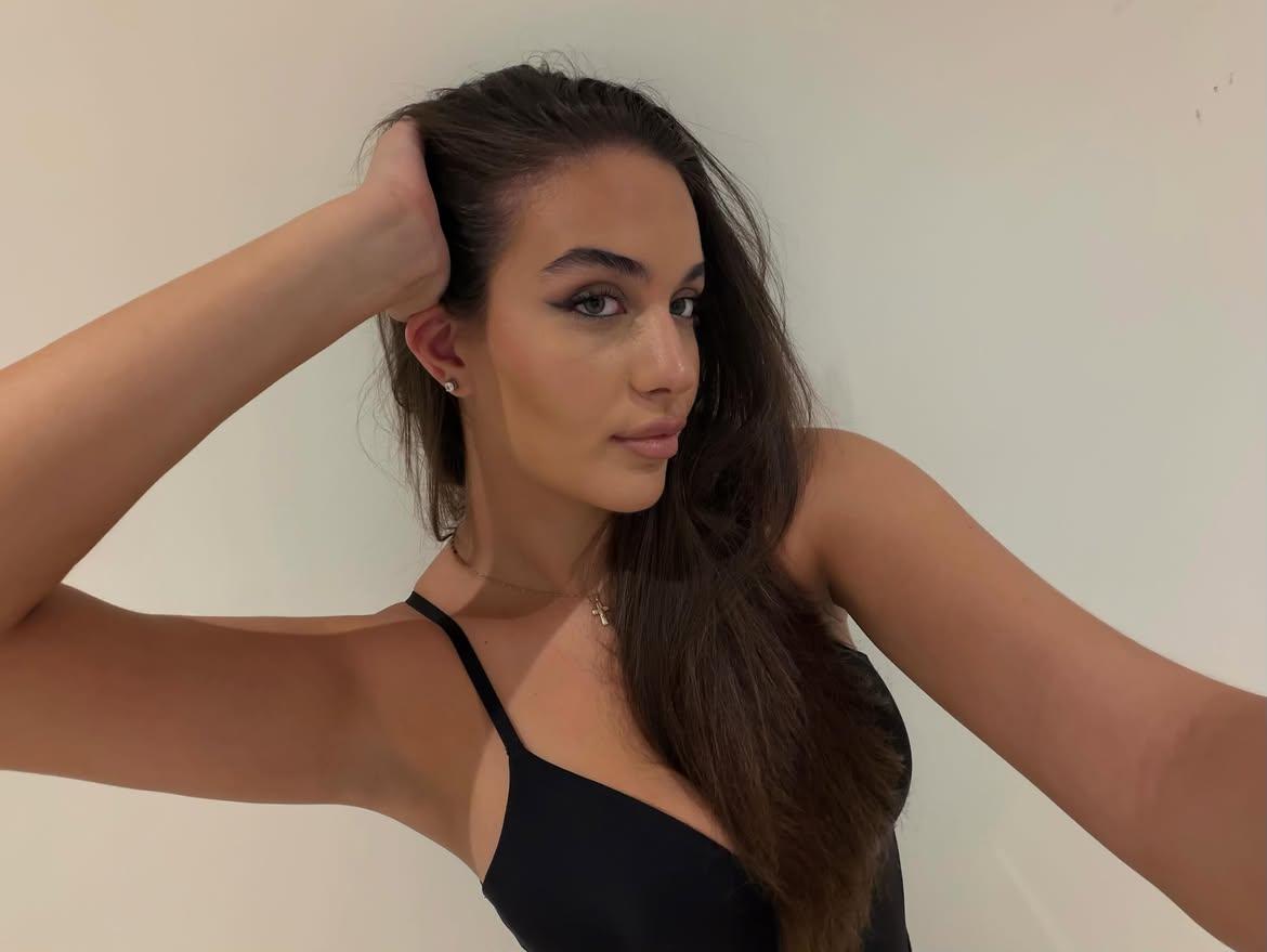Βικτώρια Δέλλα/ @_victoriadella