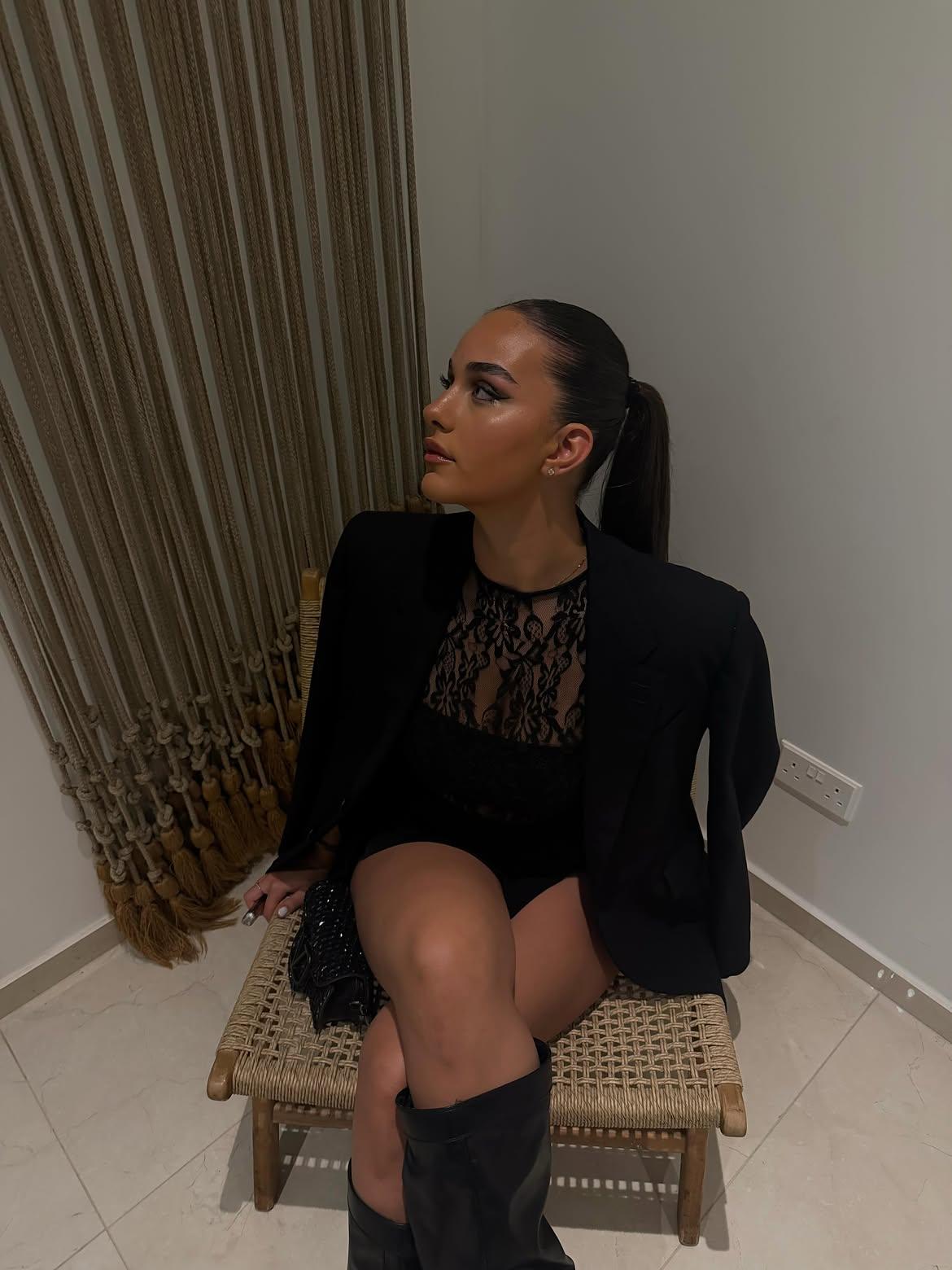 Βικτώρια Δέλλα/ @_victoriadella