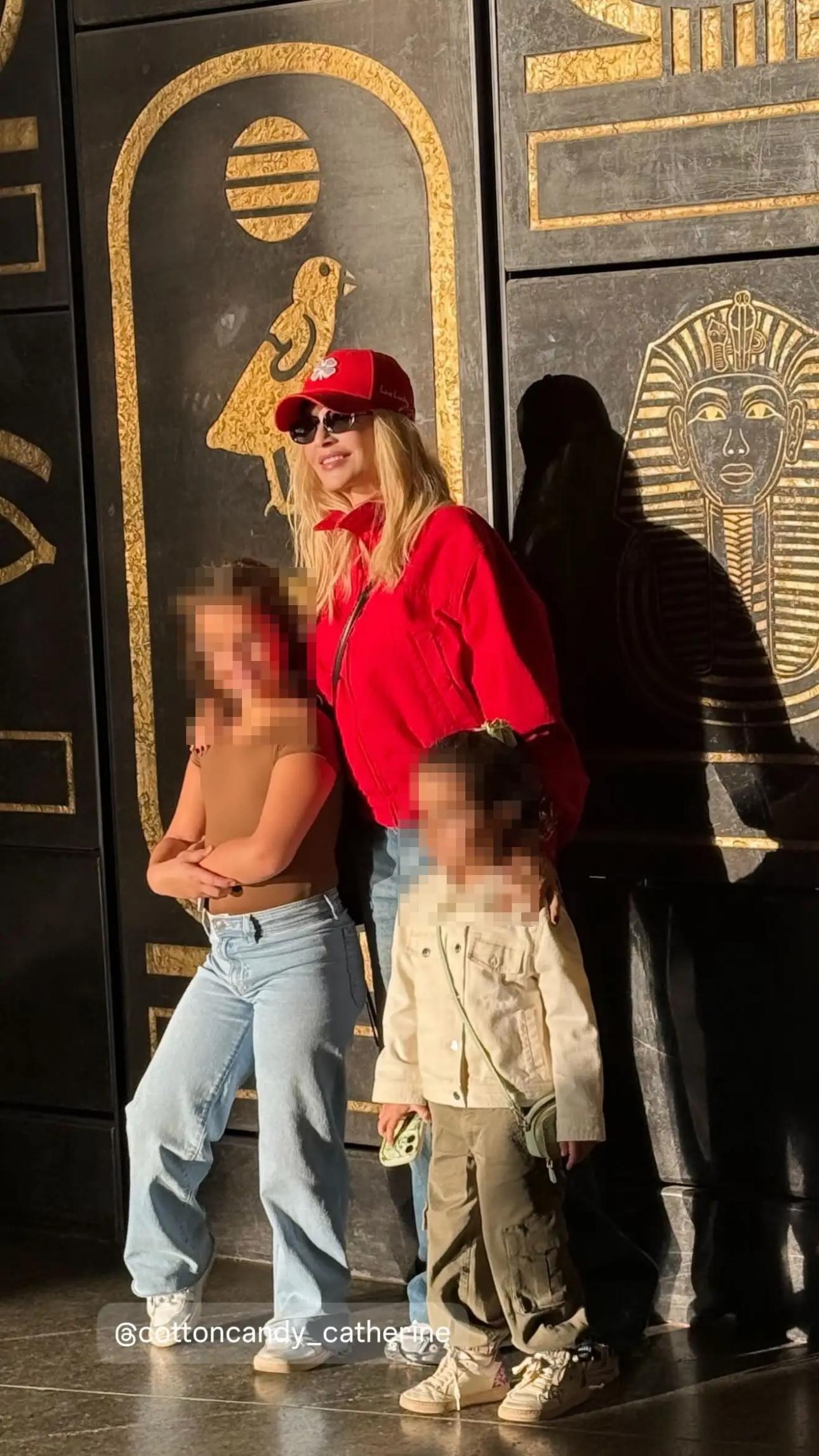 Η Άννα Βίσση με τις κόρες των Κούστα