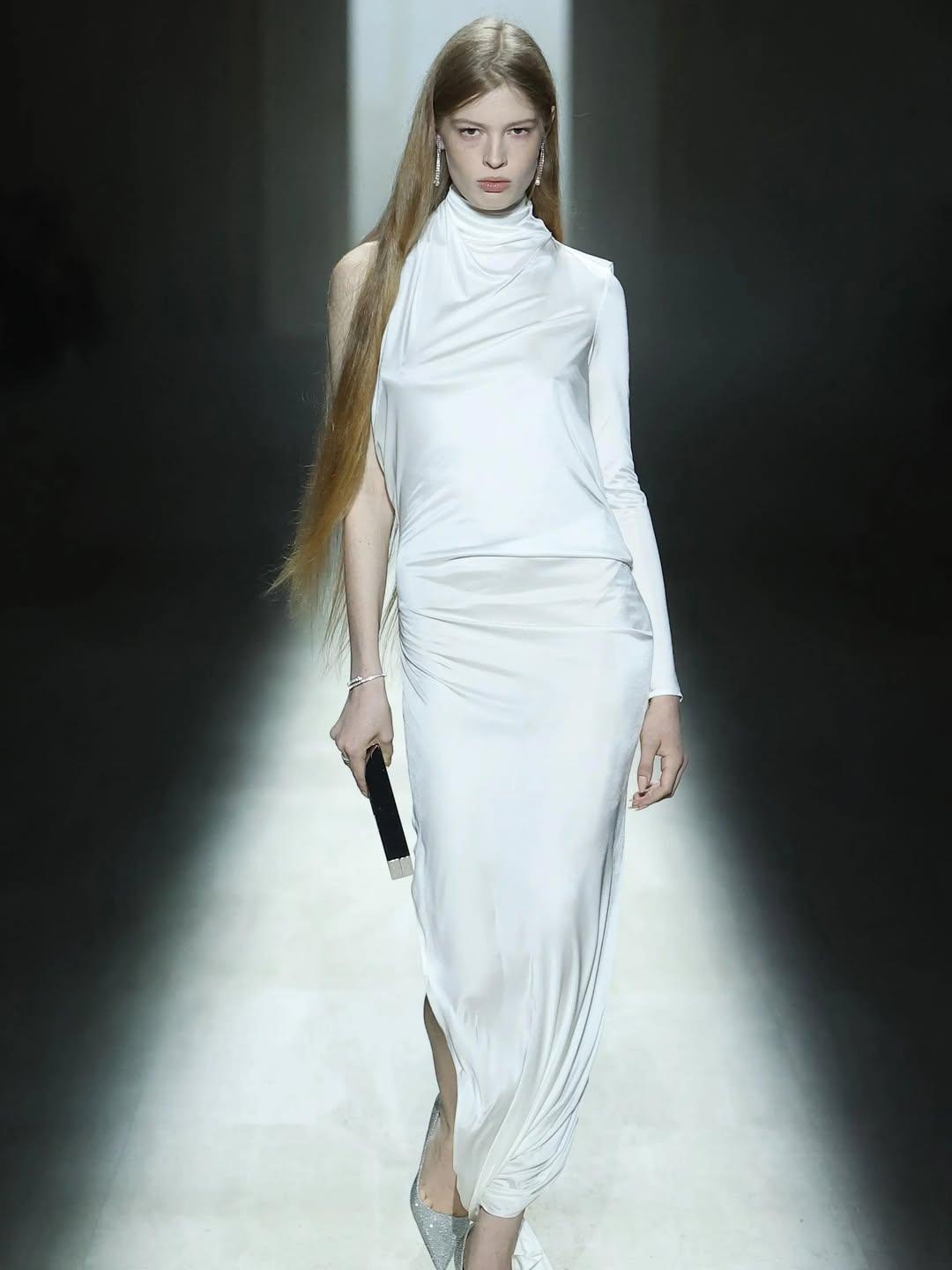 H Βίβιαν Τζένα Γουίλσον στην επίδειξη του Gucci FW26 / Ιnstagram @vivllainous