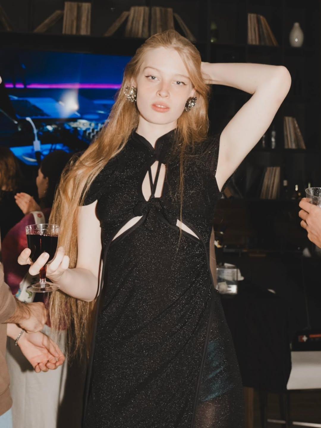  H Βίβιαν Τζένα Γουίλσον / Ιnstagram @vivllainous 