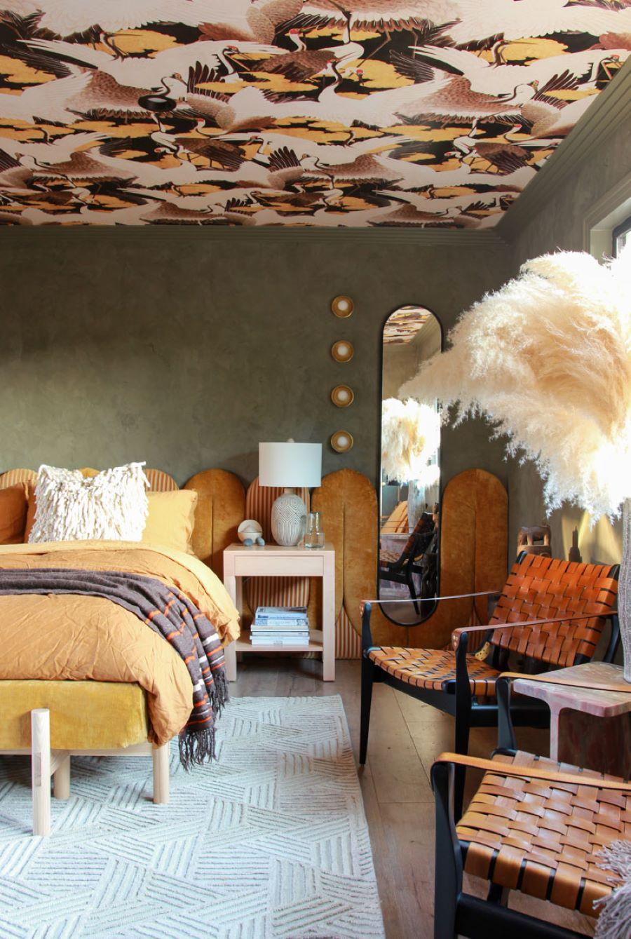 Ταπετσαρία στο ταβάνι/ Φωτογραφία: Milton &amp; King