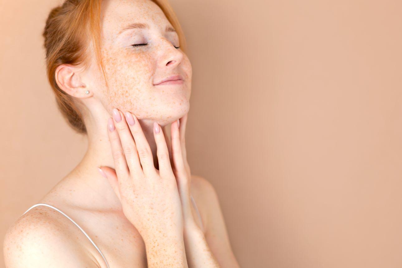 Τα προϊόντα περιποίησης βλεφαρίδων βρίσκονται σε άνοδο παγκοσμίως/ Φωτογραφία: Shutterstock