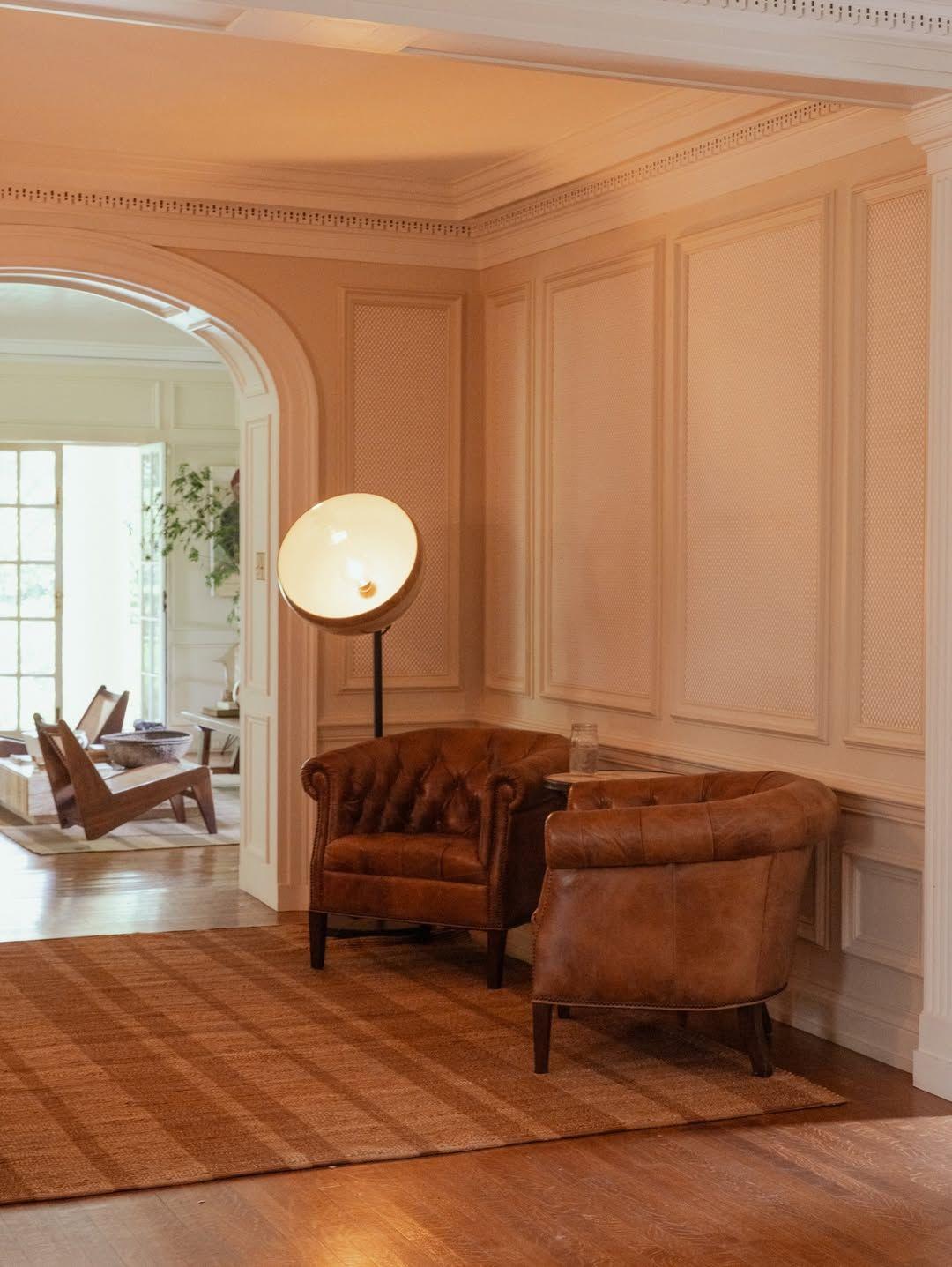 Η θεωρία του «λάθος φωτιστικού»/ Φωτογραφία: Instagram/ @leannefordinteriors