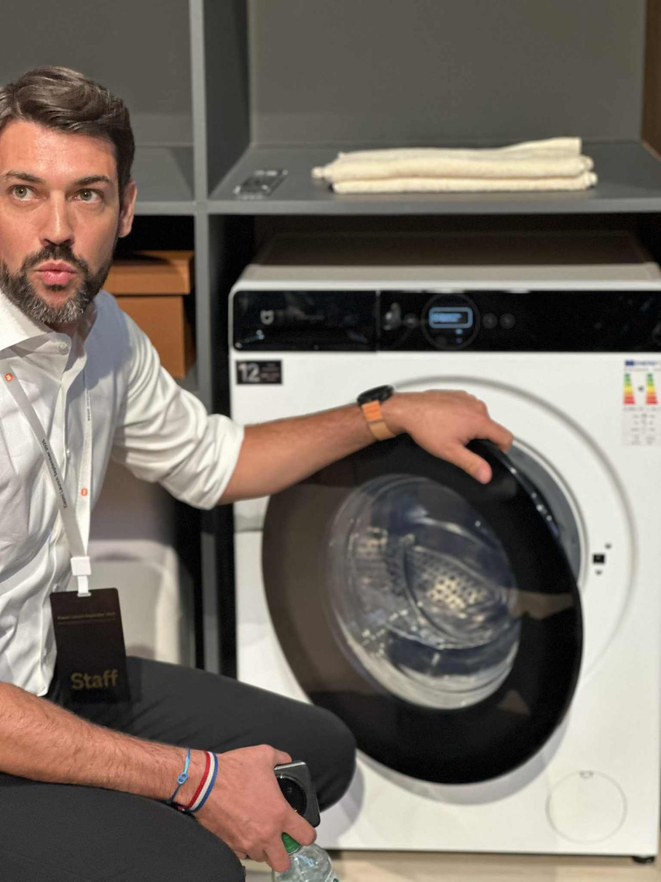 Πλυντήριο και στεγνωτήριο σε ένα, άνεση στο πλύσιμο.