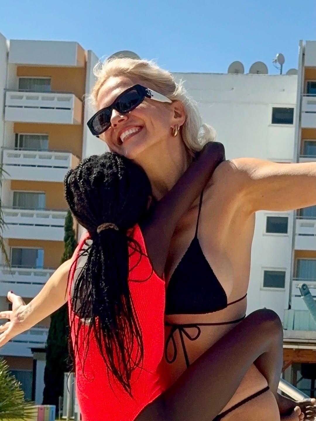 Η Χριστίνα Κοντοβά με την κόρη της/ @ckontova