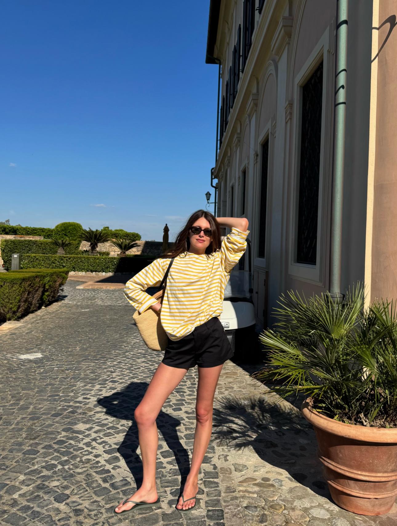  Φωτογραφία: IG @saraloura