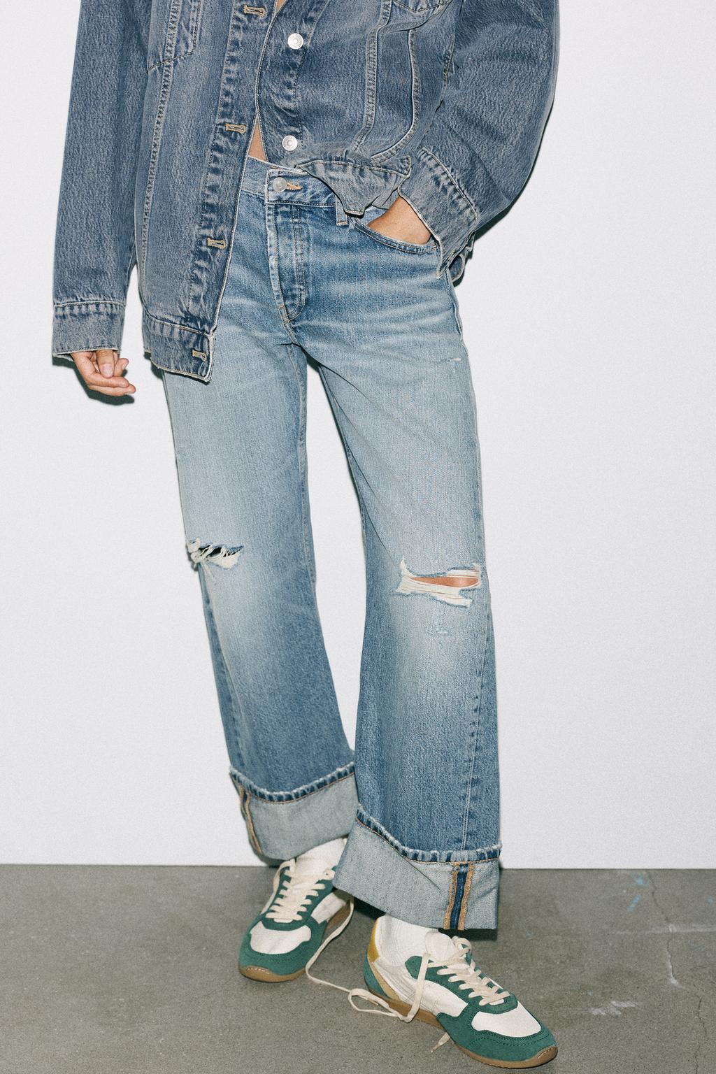 Αθλητικά με πράσινες λεπτομέρειες/Φωτογραφία: Zara