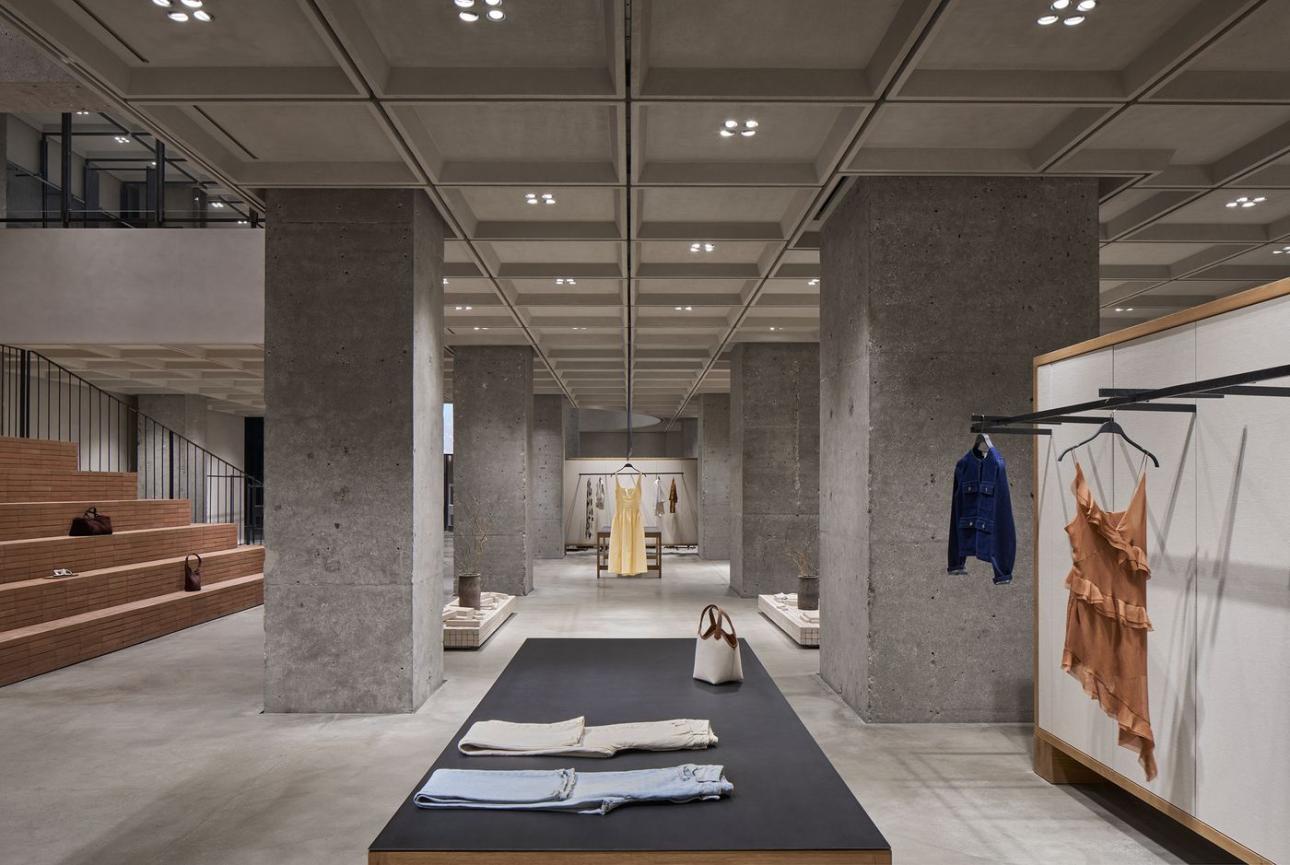  Άποψη του εσωτερικού χώρου του νέου concept store της Zara στην Κίνα/ Φωτογραφία: Seth Powers -Zara   