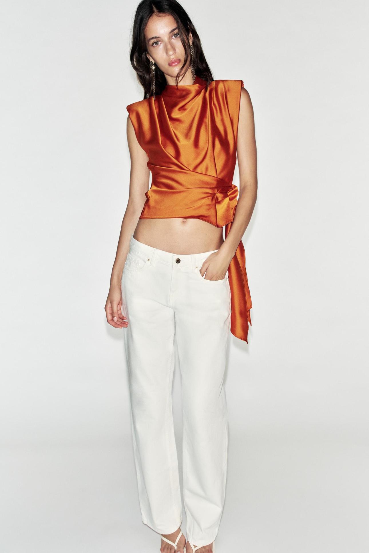 Σατέν τοπ από τα Zara/Φωτογραφία: Zara