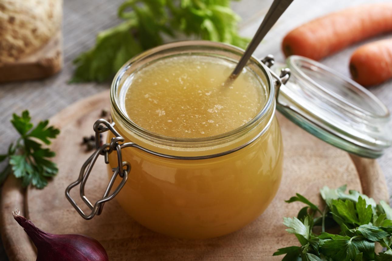 Ζωμός λαχανικών/ Φωτογραφία: Shutterstock