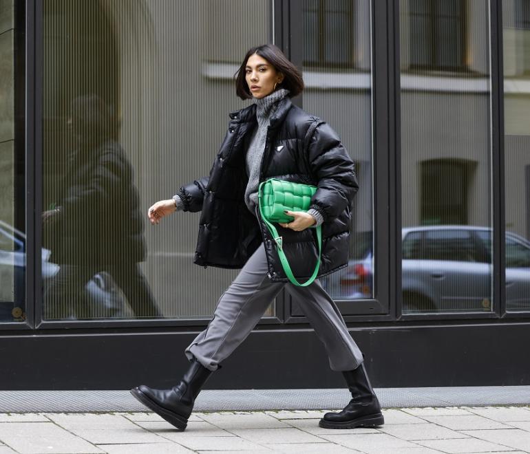 Τα ρούχα του σκι φοριούνται στην πόλη