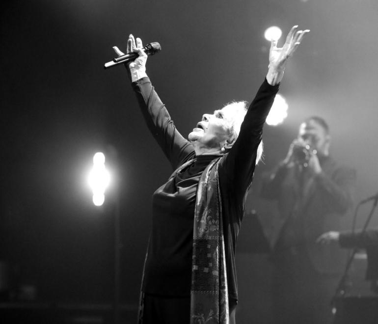  Πέθανε η μεγάλη κυρία του ελληνικού τραγουδιού Μαρινέλλα -Σε ηλικία 86 ετών 