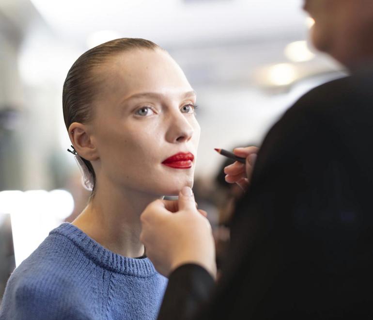 Τα κόκκινα κραγιόν που θα φορέσουμε στις γιορτές