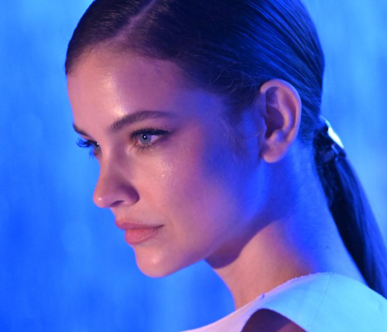 Plasma-Gen: Η μη ενέσιμη θεραπεία που χρειάζεστε για λάμψη πριν τις γιορτές -Τη δοκιμάσαμε στον Δρ. Στέλιο Αγγελίδη