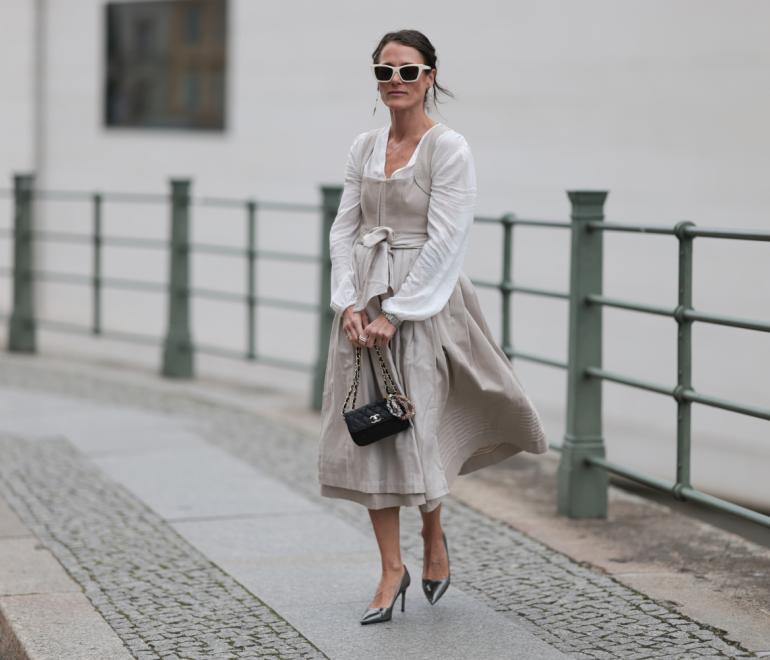 Το ρομαντικό και κομψό φόρεμα από τα Marks & Spencer που κοστίζει 25 ευρώ και πάει με όλα