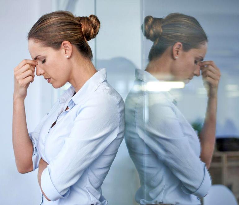 γυναίκα με FOBO