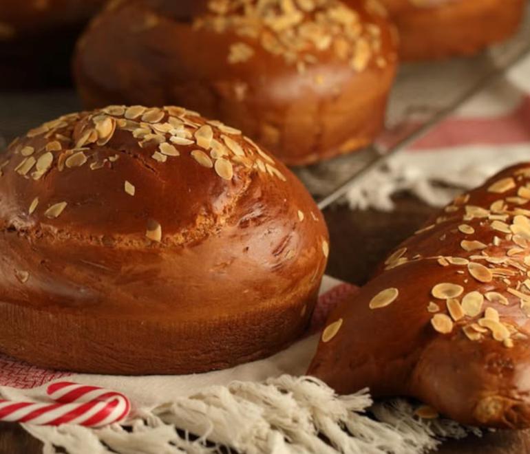 Τσουρέκια Δαρεμά, φωτογραφία: Instagram