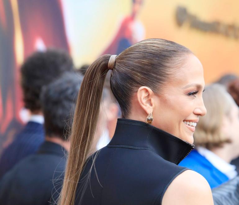 Η Τζένιφερ Λόπεζ με αλογοουρά