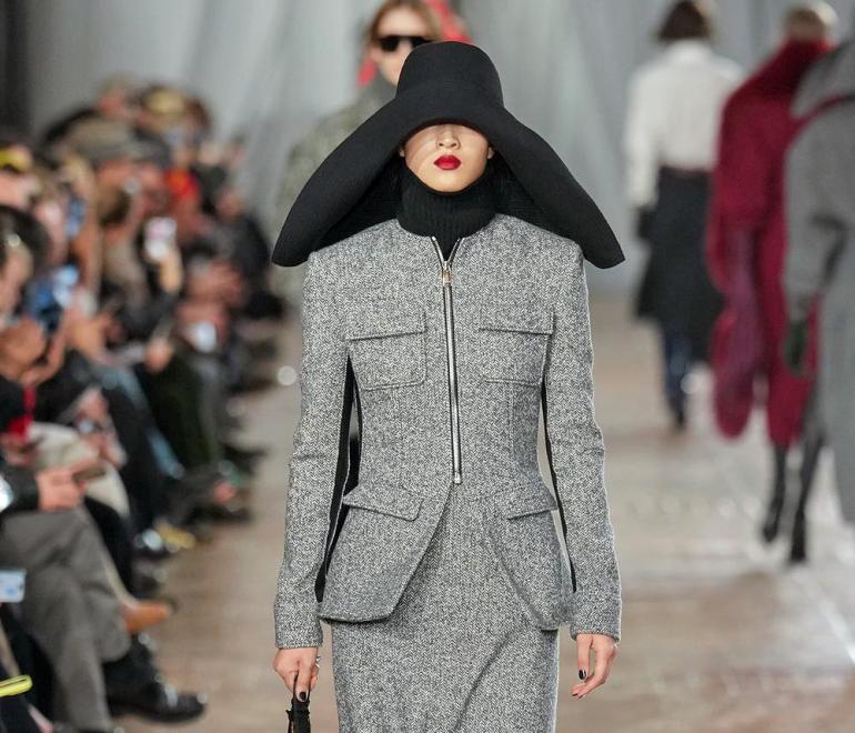 Μοντέλο του οίκου Lanvin από την Εβδομάδα Μόδας Παρισιού 2026