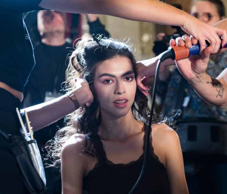 Hair perfume: Το προϊόν που χαρίζει άρωμα και φρεσκάδα στα μαλλιά όλη μέρα