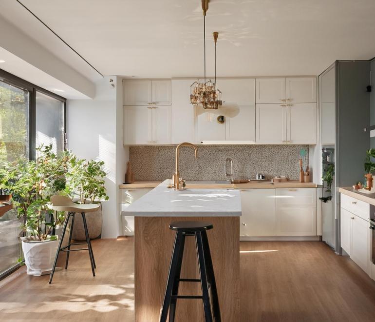 Πάγκος ή τραπέζι; Η νέα τάση που αναβαθμίζει το ντιζάιν της κουζίνας το 2026