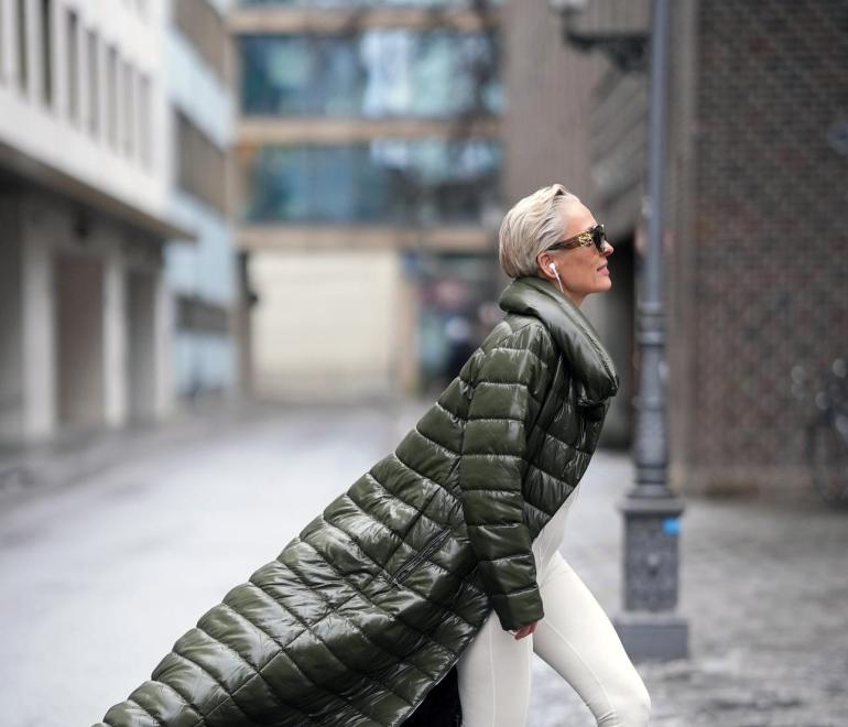 Μετά τα 50: Το λάθος που «βαραίνει» τα λεπτά μαλλιά και πώς να το αποφύγετε