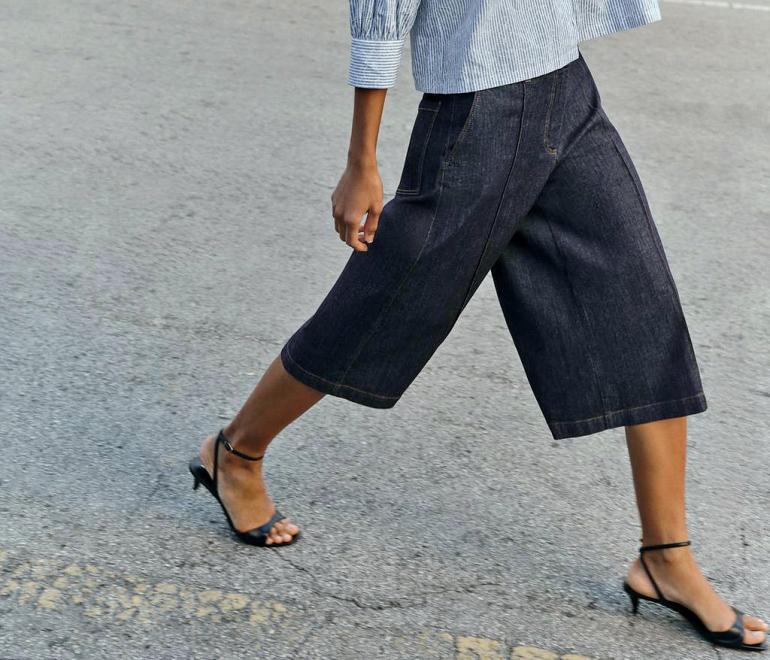 5 πέδιλα με χαμηλό τακούνι από τα Zara που θα φοράτε όλη την άνοιξη/Φωτογραφία: Zara