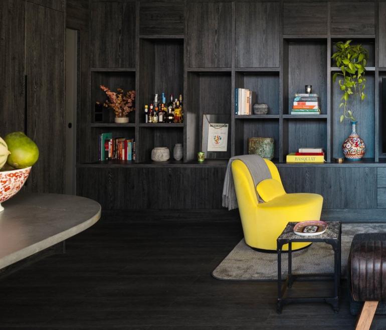 Ανακαίνιση σπιτιού στο Λονδίνο σε σκούρους τόνους