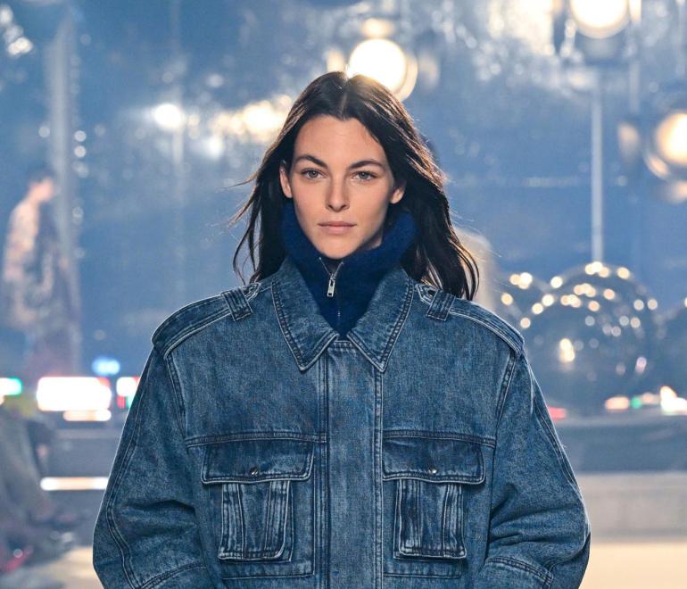 Ένα τζιν τζάκετ, τέσσερα looks -Πώς να το φορέσετε από το πρωί μέχρι το βράδυ