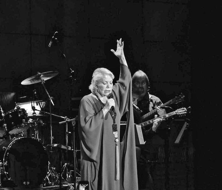 Η άγνωστη ιστορία πίσω από το «Οι άντρες δεν κλαίνε» της Μαρινέλλας