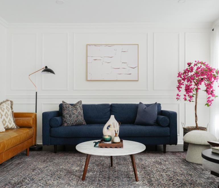 Οι interior designers συμφωνούν: Αυτό το αξεσουάρ είναι το απόλυτο trend για το σαλόνι τώρα 