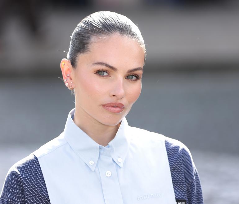 Η Thylane Blondeau, το «πιο όμορφο κορίτσι του κόσμου», αποκαλύπτει τα 4 βήματα για λαμπερή επιδερμίδα μετά τα ταξίδια
