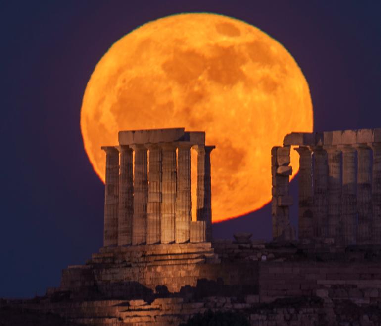 Πανσέληνος στο Σούνιο