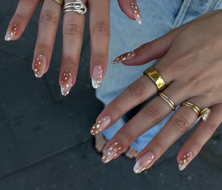 Deer nail print Φωτογραφία/ IG: @maniq.studio