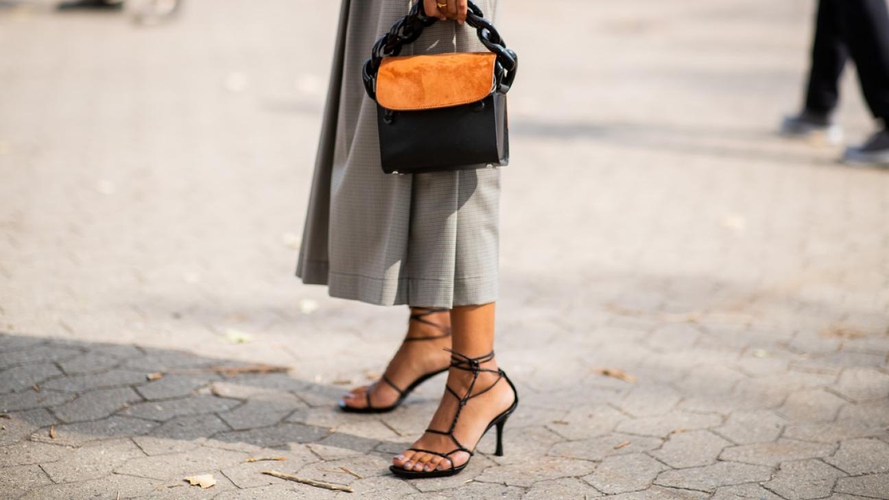 Το νέο χρώμα στο πεντικιούρ που αντικαθιστά το λευκό φέτος το καλοκαίρι