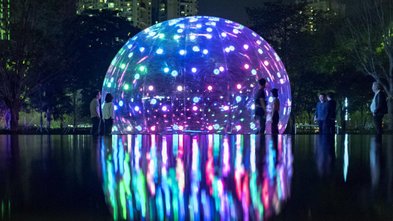 Installation Sonic Light Bubble της εταιρείας Eness