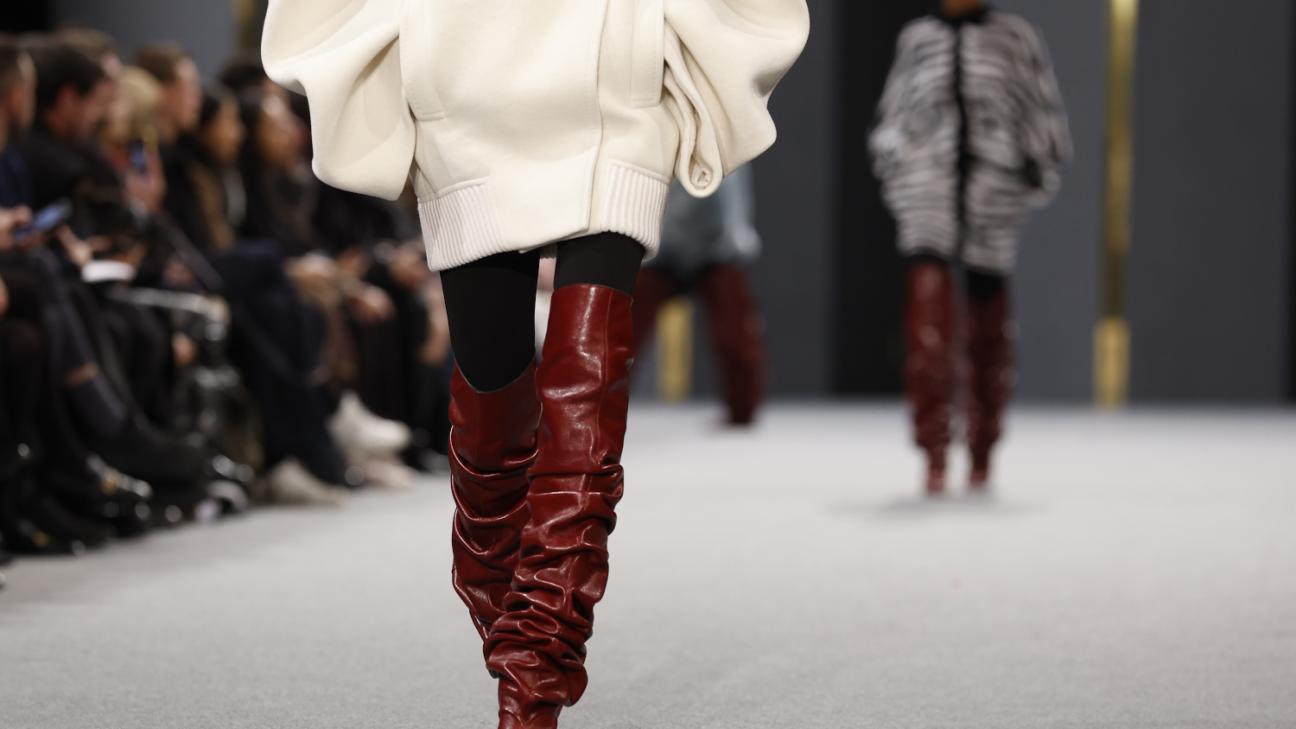 Pirate boots: Οι μπότες που θυμίζουν κουρσάρους είναι το νέο must της σεζόν