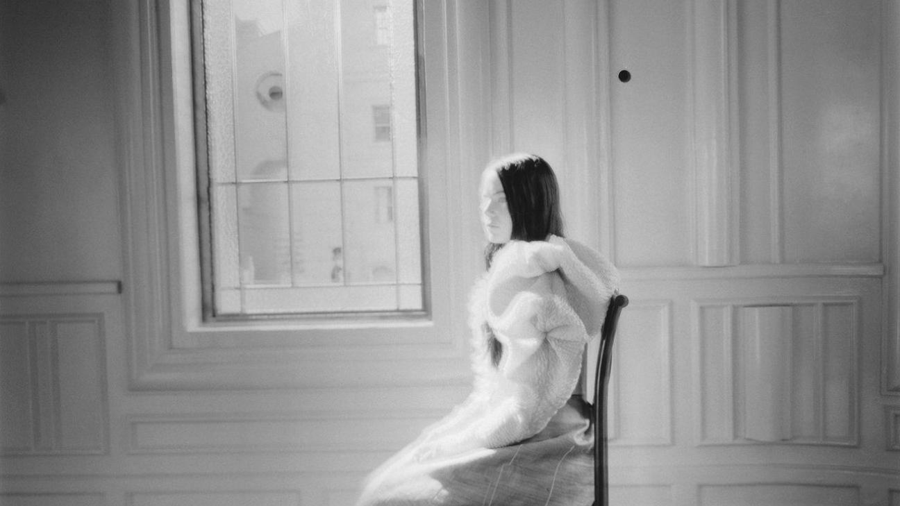 Ο Γιώργος Λάνθιμος παρουσιάζει την πρώτη του φωτογραφική έκθεση στη Στέγη