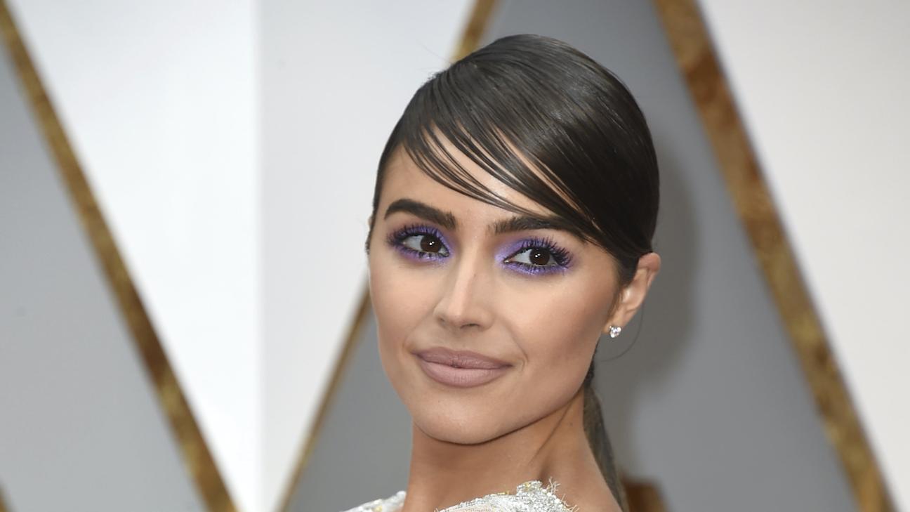 Μετά τα 40, αυτή η σκιά ματιών «ξεκουράζει» αμέσως το βλέμμα