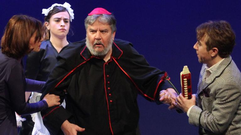 O Βασίλης Χαλακατεβάκης επί σκηνής