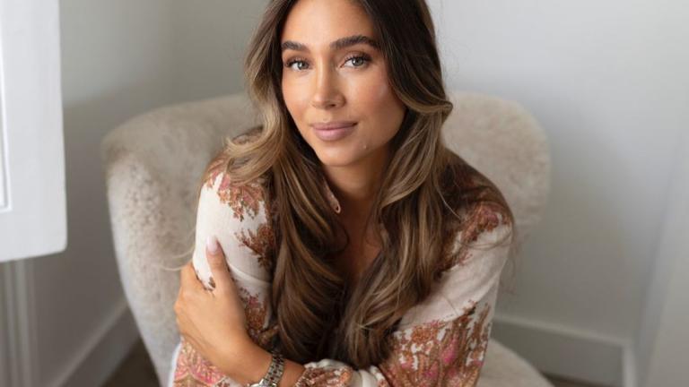 Brunette, hairstyle