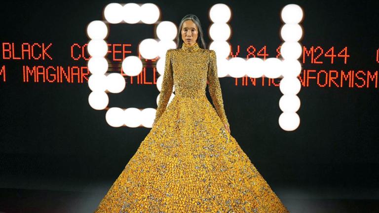 Ο Alessandro Michele παρουσίασε την πρώτη του haute couture συλλογή για τον οίκο Valentino